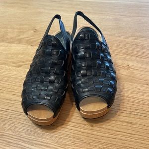 Open toe woven leather clogs